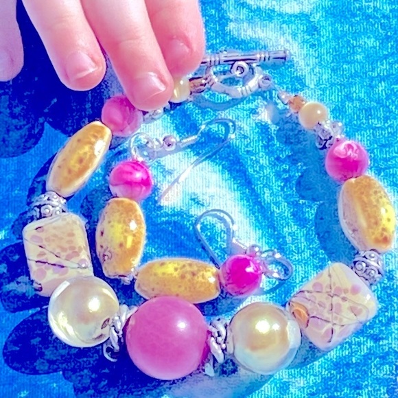 Handmade Beaded Bracelet & Earring Set- Beautiful Colors-Gently Used Condition - Picture 12 of 16